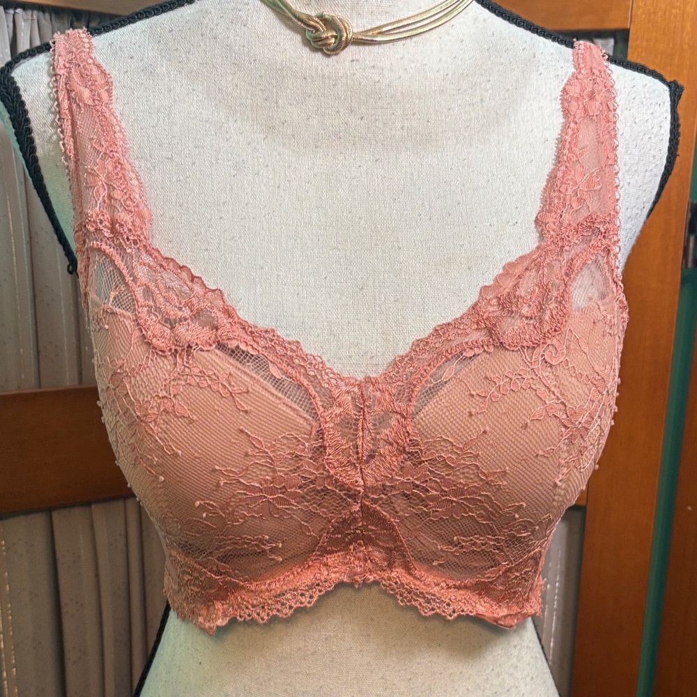 Victoria's Secret Lace Underwire Bra in Coral